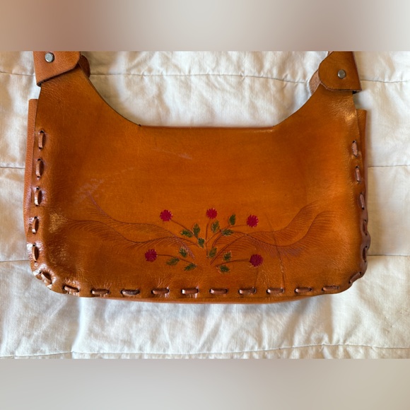1970s Hand-tooled Boho Hippie Style Shoulder Bag - Picture 4 of 8